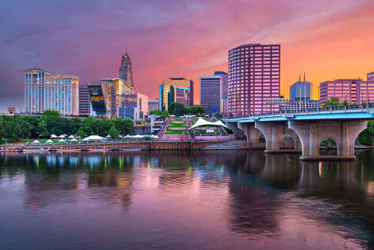 hartford-connecticut-skyline-1024x684_Easy-Resize.com